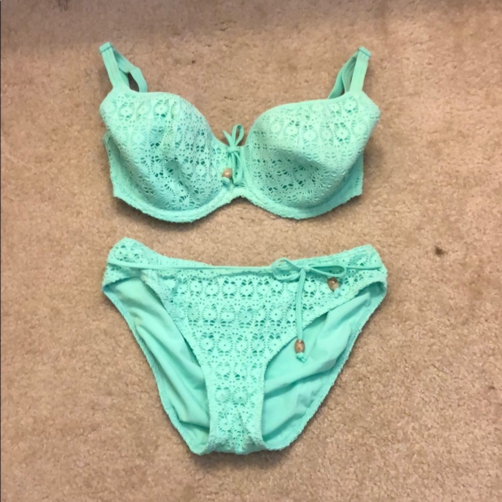 Freya Seafoam Bikini. Top Sz 30GG, bottoms Sz L